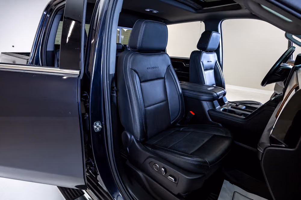 2024 GMC Sierra 2500HD Denali Crew Cab Image 32