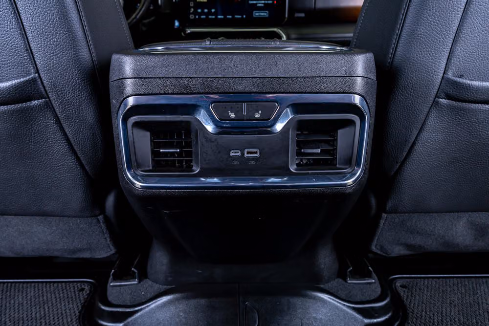 2024 GMC Sierra 2500HD Denali Crew Cab Image 34