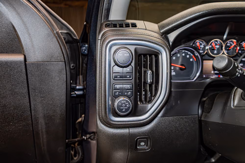 2020 Chevrolet Silverado 1500 LT Trail Boss Crew Cab Image 16