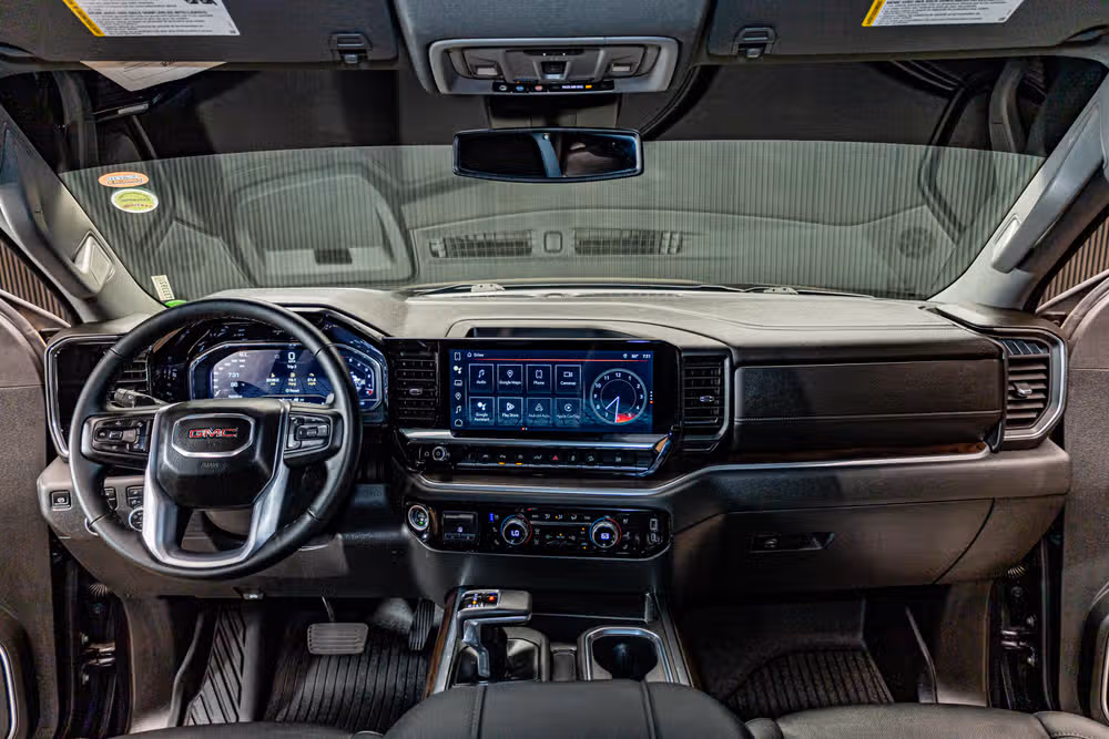 2025 GMC Sierra 1500 SLT Crew Cab Image 18