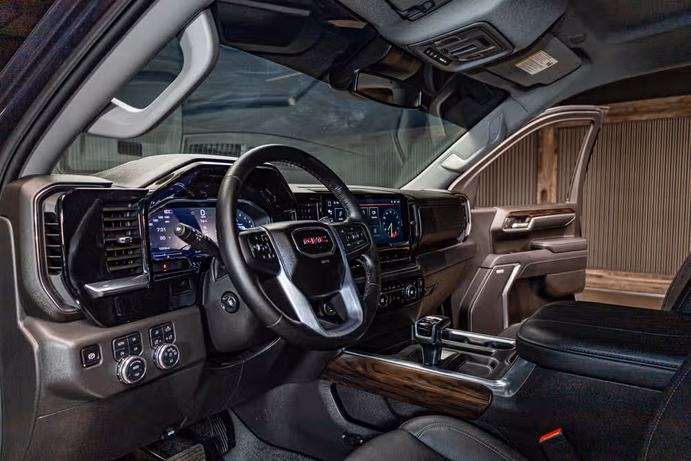 2025 GMC Sierra 1500 SLT Crew Cab Image 17