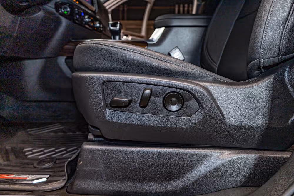 2025 GMC Sierra 1500 SLT Crew Cab Image 25