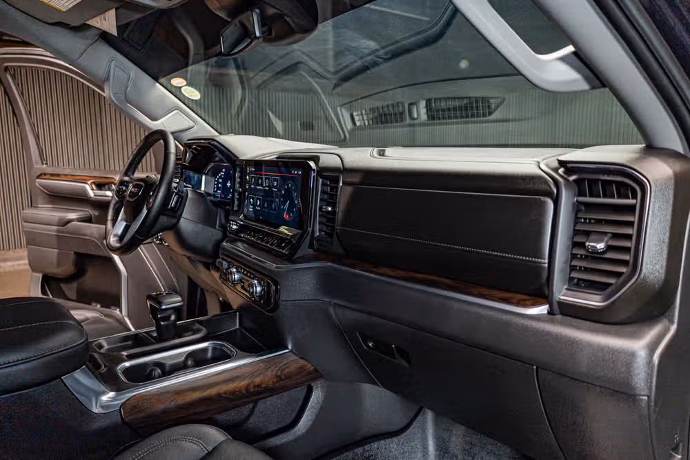 2025 GMC Sierra 1500 SLT Crew Cab Image 20