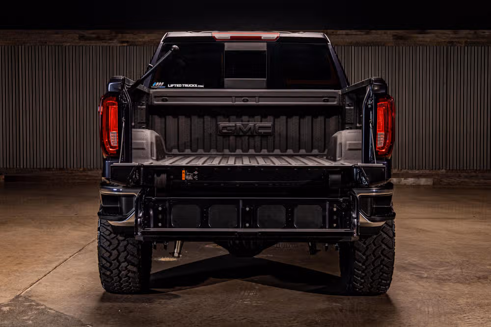 2025 GMC Sierra 1500 SLT Crew Cab Image 9
