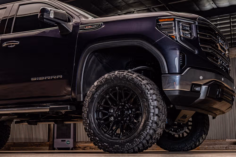 2025 GMC Sierra 1500 SLT Crew Cab Image 16