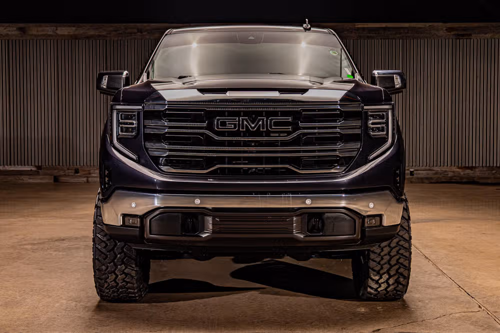 2025 GMC Sierra 1500 SLT Crew Cab Image 4
