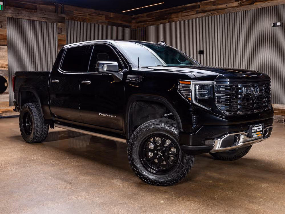 2023 GMC Sierra 1500 Denali Ultimate Crew Cab Image 1