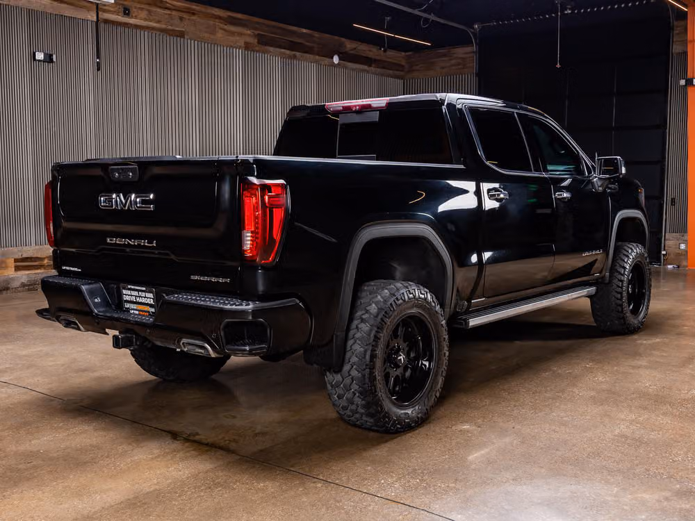 2023 GMC Sierra 1500 Denali Ultimate Crew Cab Image 10