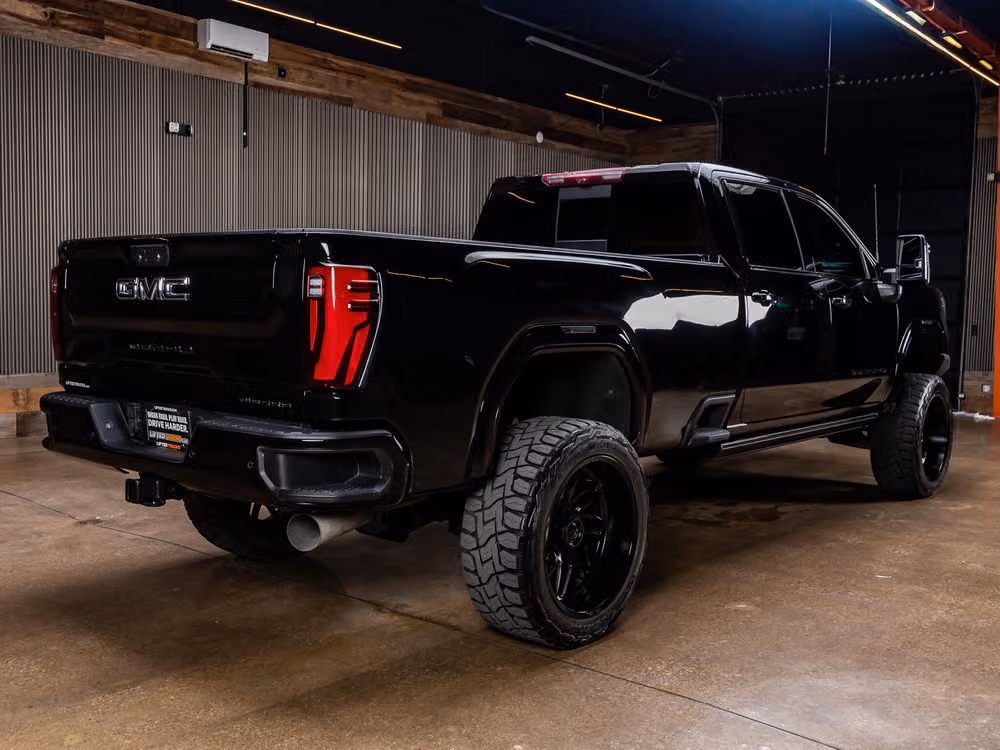 2024 GMC Sierra 3500HD Denali Ultimate Crew Cab Image 10