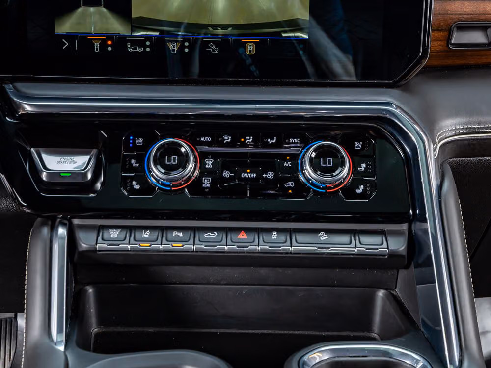 2024 GMC Sierra 3500HD Denali Ultimate Crew Cab Image 24