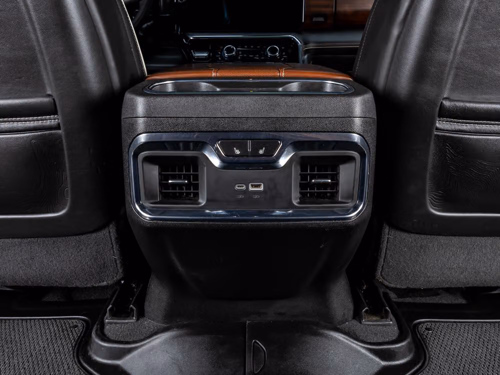 2024 GMC Sierra 3500HD Denali Ultimate Crew Cab Image 31