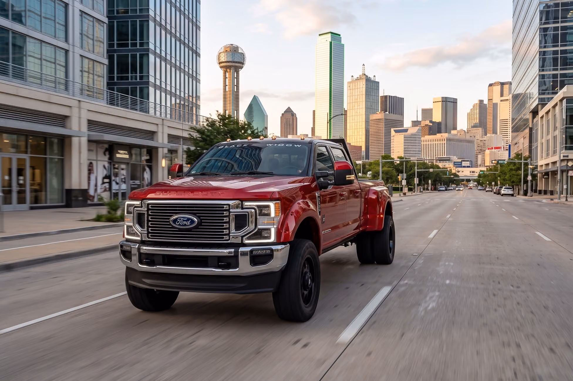 2022 Ford F-350 Super Duty Lariat Black Widow Crew Cab Image 42