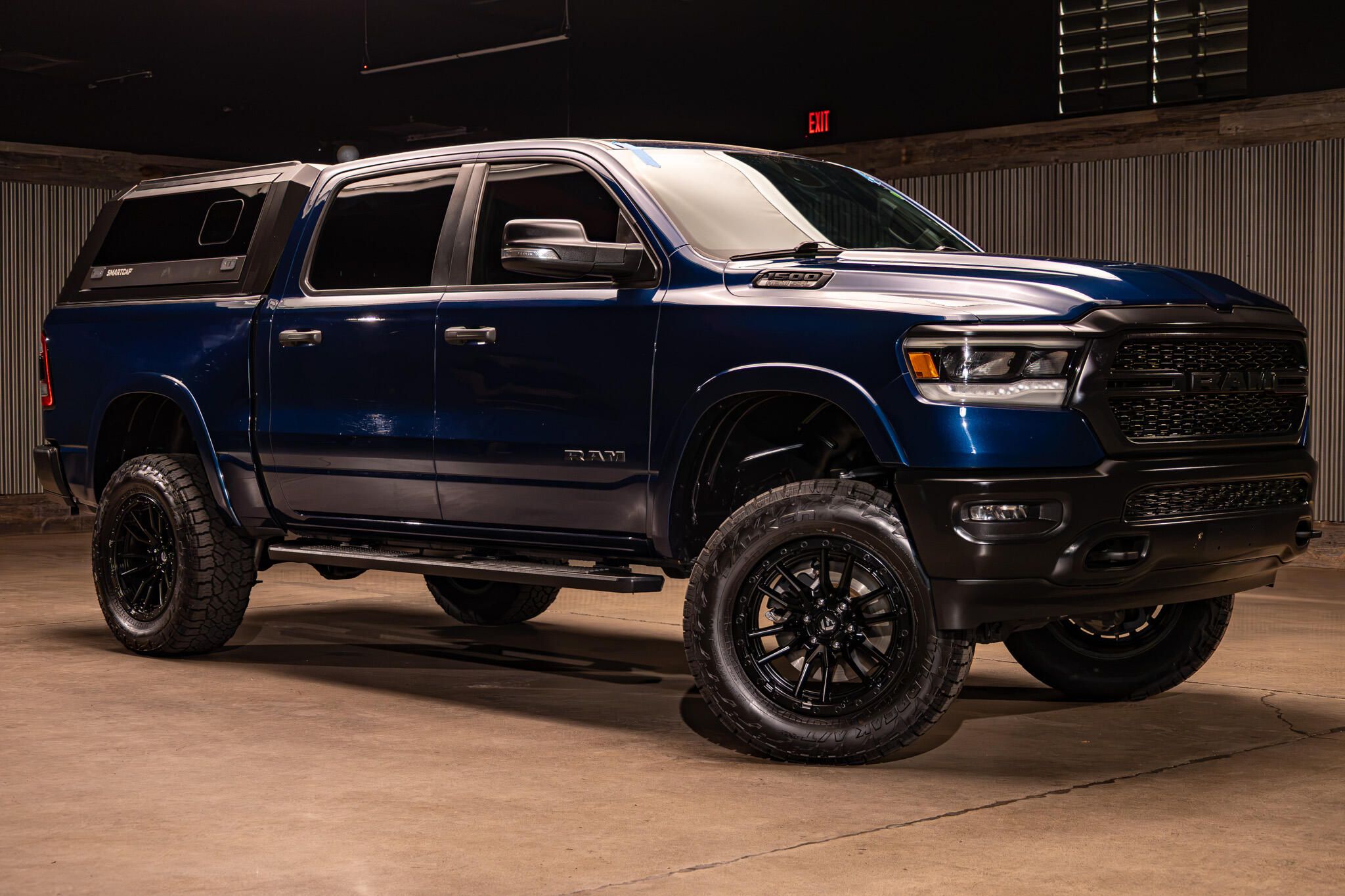 Patriot Blue Pearl Coat 2020 RAM 1500 Pickup Truck Four-Wheel Drive Automatic