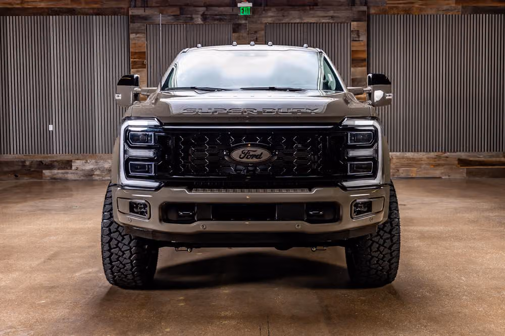 2026 Ford F-450 Super Duty Platinum Plus Crew Cab Image 4