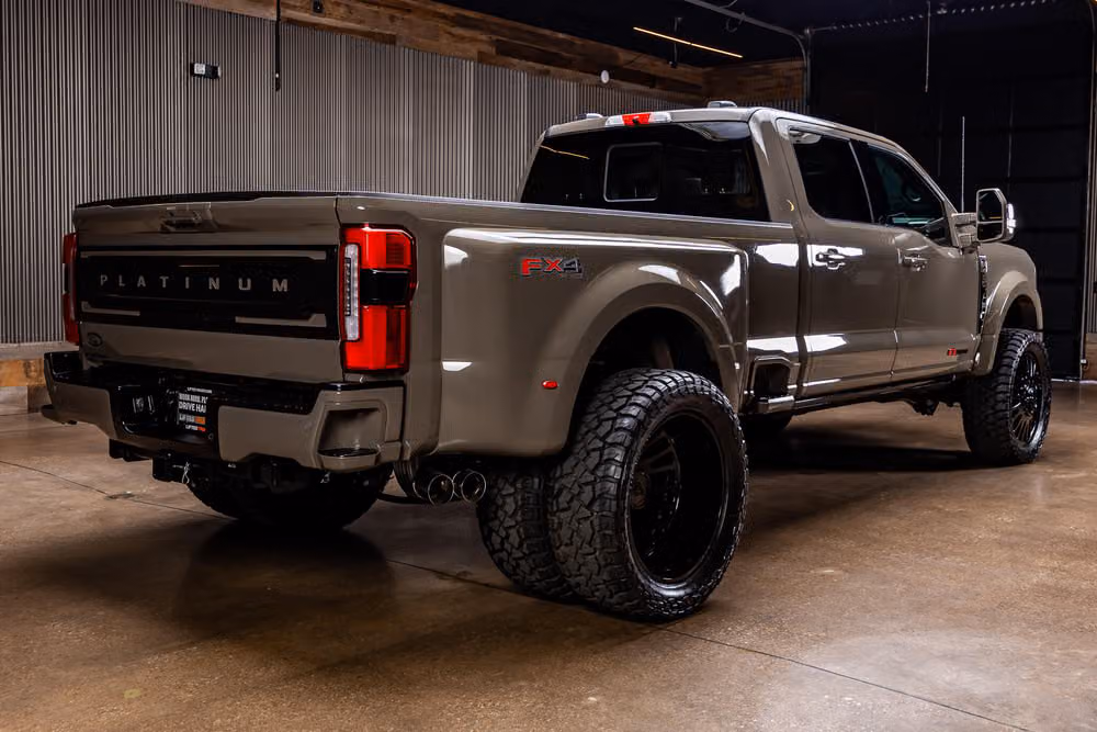 2026 Ford F-450 Super Duty Platinum Plus Crew Cab Image 10