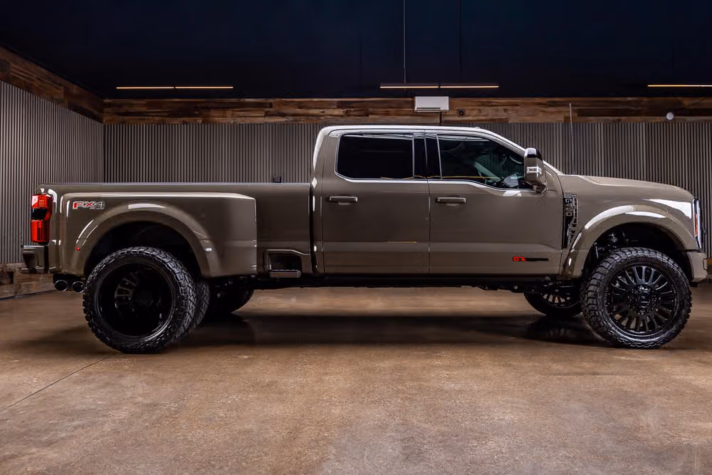 2026 Ford F-450 Super Duty Platinum Plus Crew Cab Image 11