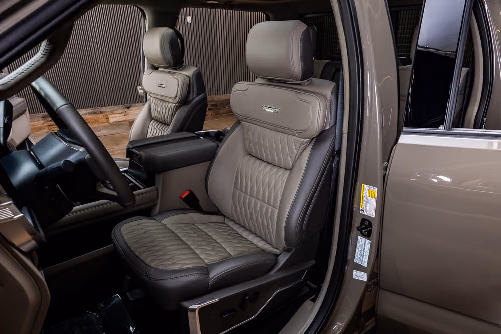 2026 Ford F-450 Super Duty Platinum Plus Crew Cab Image 28