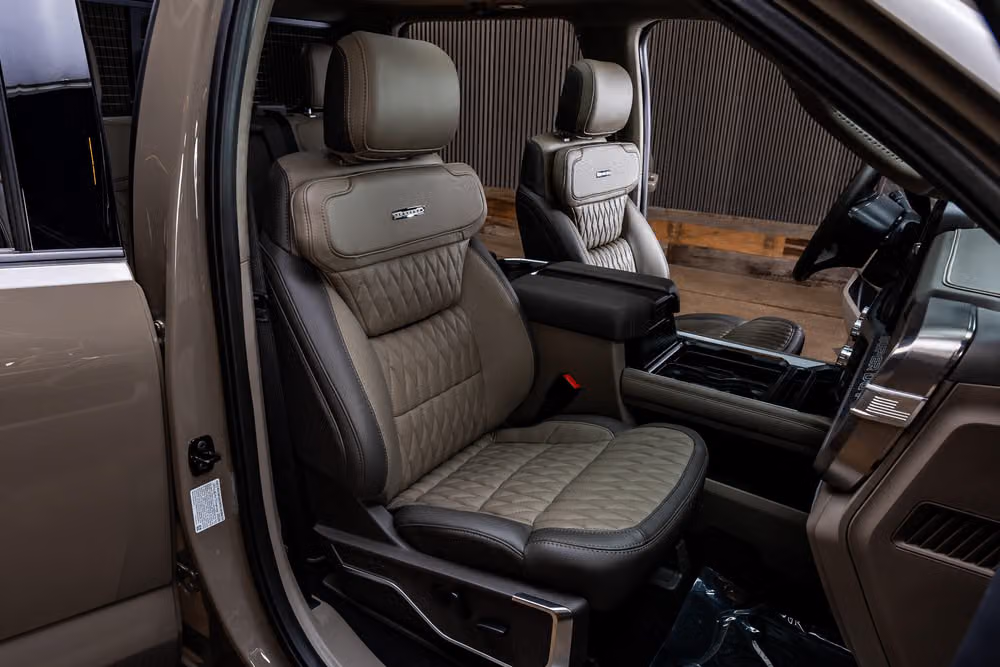 2026 Ford F-450 Super Duty Platinum Plus Crew Cab Image 30