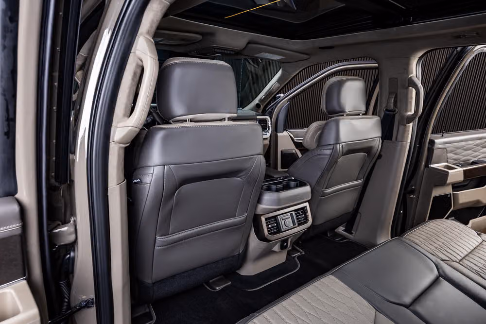 2026 Ford F-450 Super Duty Platinum Plus Crew Cab Image 33