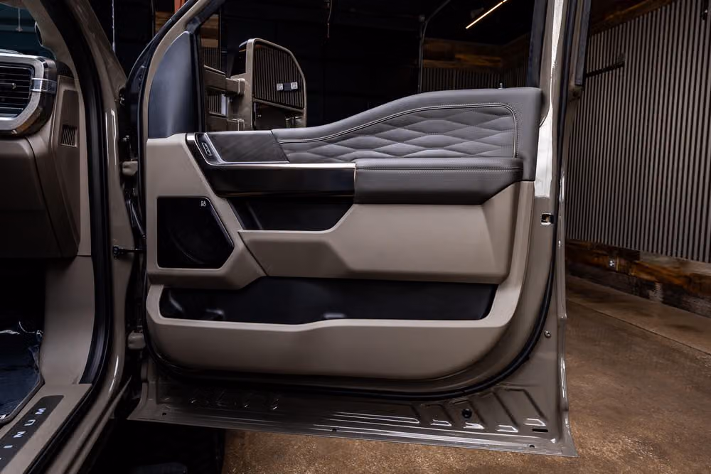 2026 Ford F-450 Super Duty Platinum Plus Crew Cab Image 36