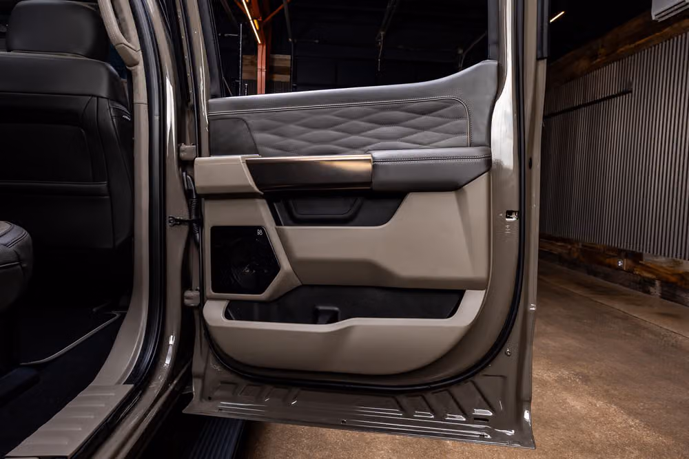 2026 Ford F-450 Super Duty Platinum Plus Crew Cab Image 38