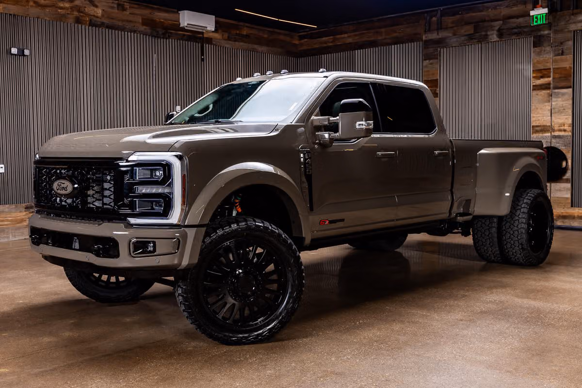 2026 Ford F-450 Super Duty Platinum Plus Crew Cab