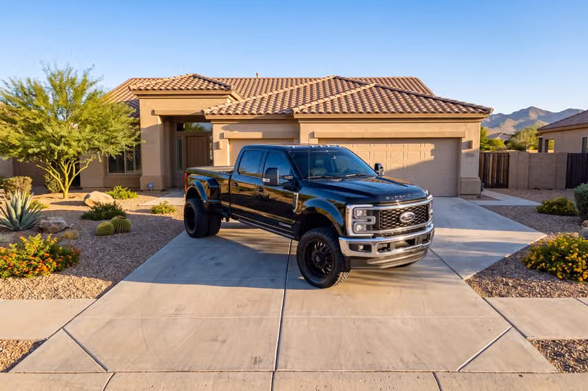 2023 Ford F-350 Super Duty Lariat Crew Cab Image 34