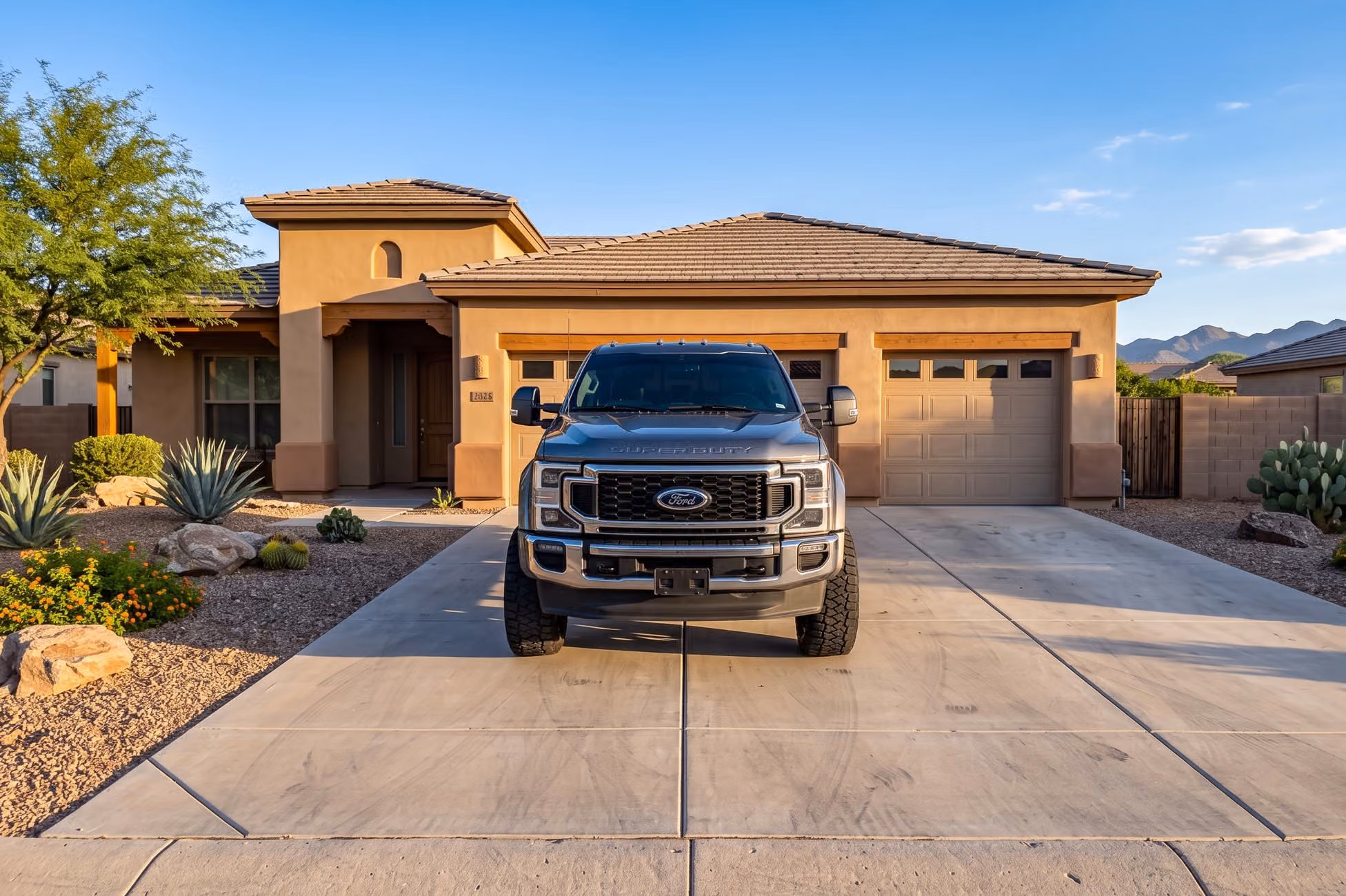 2024 Ford F-450 Super Duty Lariat Crew Cab Image 33