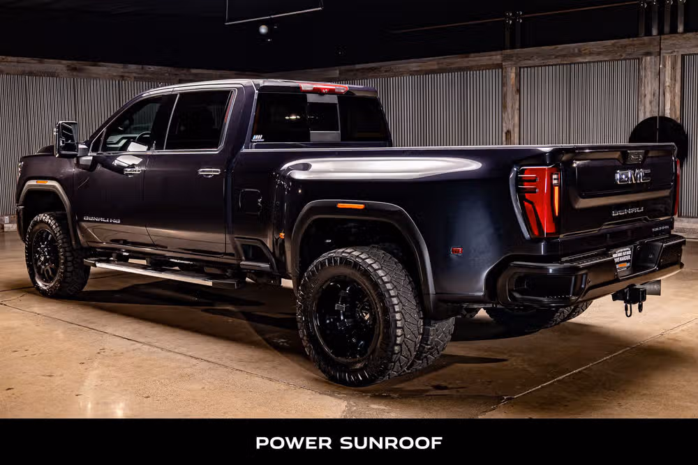 2024 GMC Sierra 3500HD Denali Reserve Crew Cab Image 7