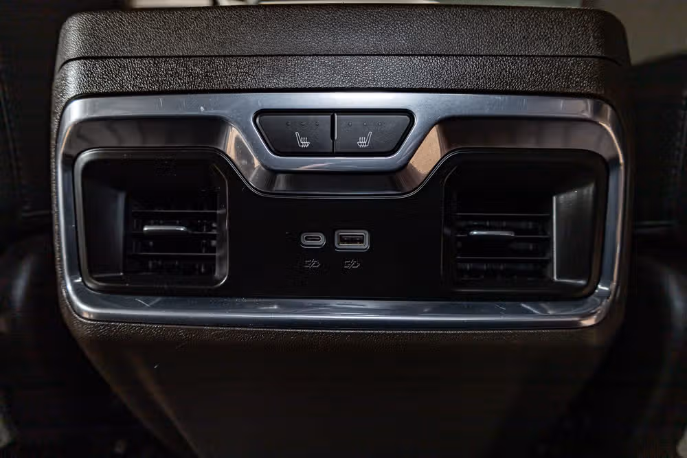 2024 GMC Sierra 3500HD Denali Reserve Crew Cab Image 26