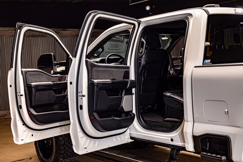 2026 Ford F-250 Super Duty Platinum Crew Cab Image 30