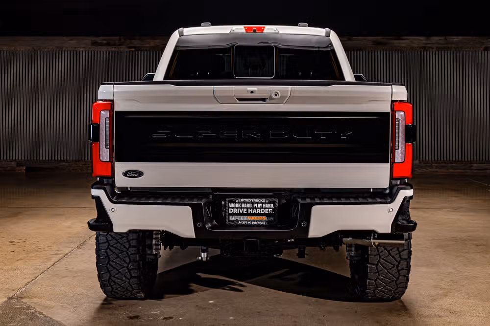 2026 Ford F-250 Super Duty Platinum Crew Cab Image 10