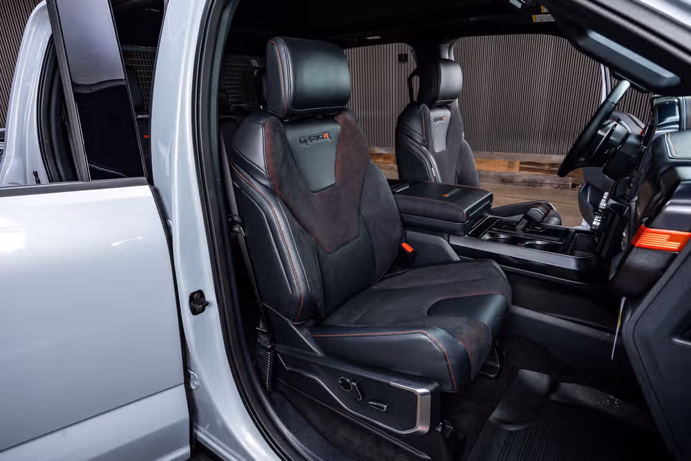 2025 Ford F-150 Raptor SuperCrew Image 29