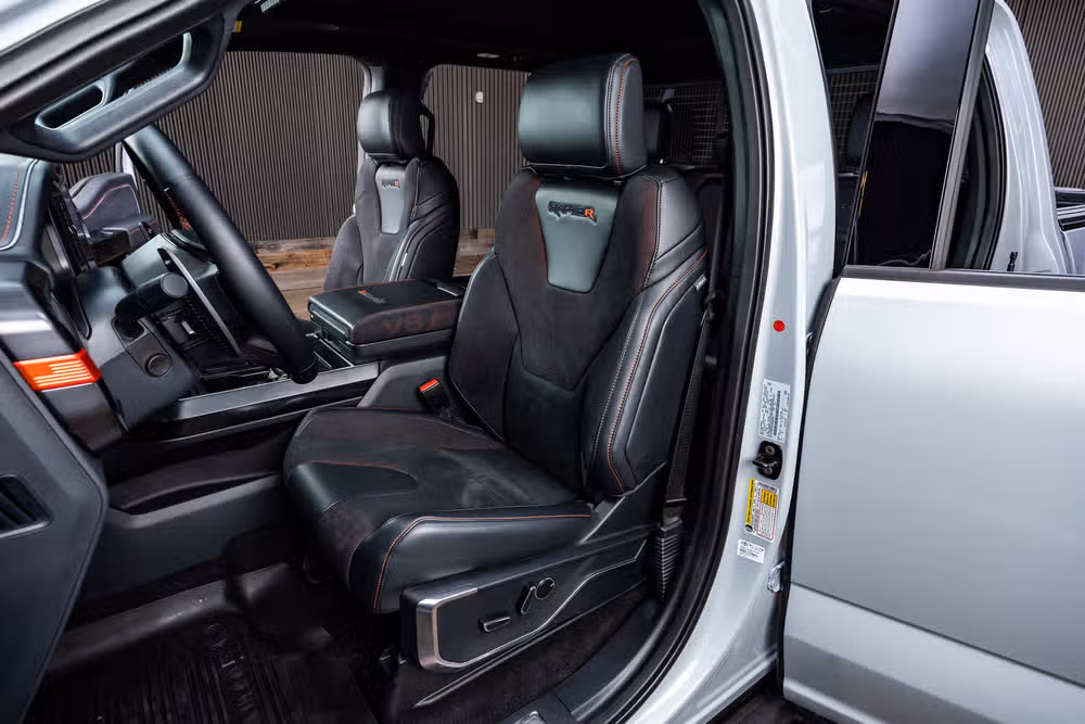 2025 Ford F-150 Raptor SuperCrew Image 28