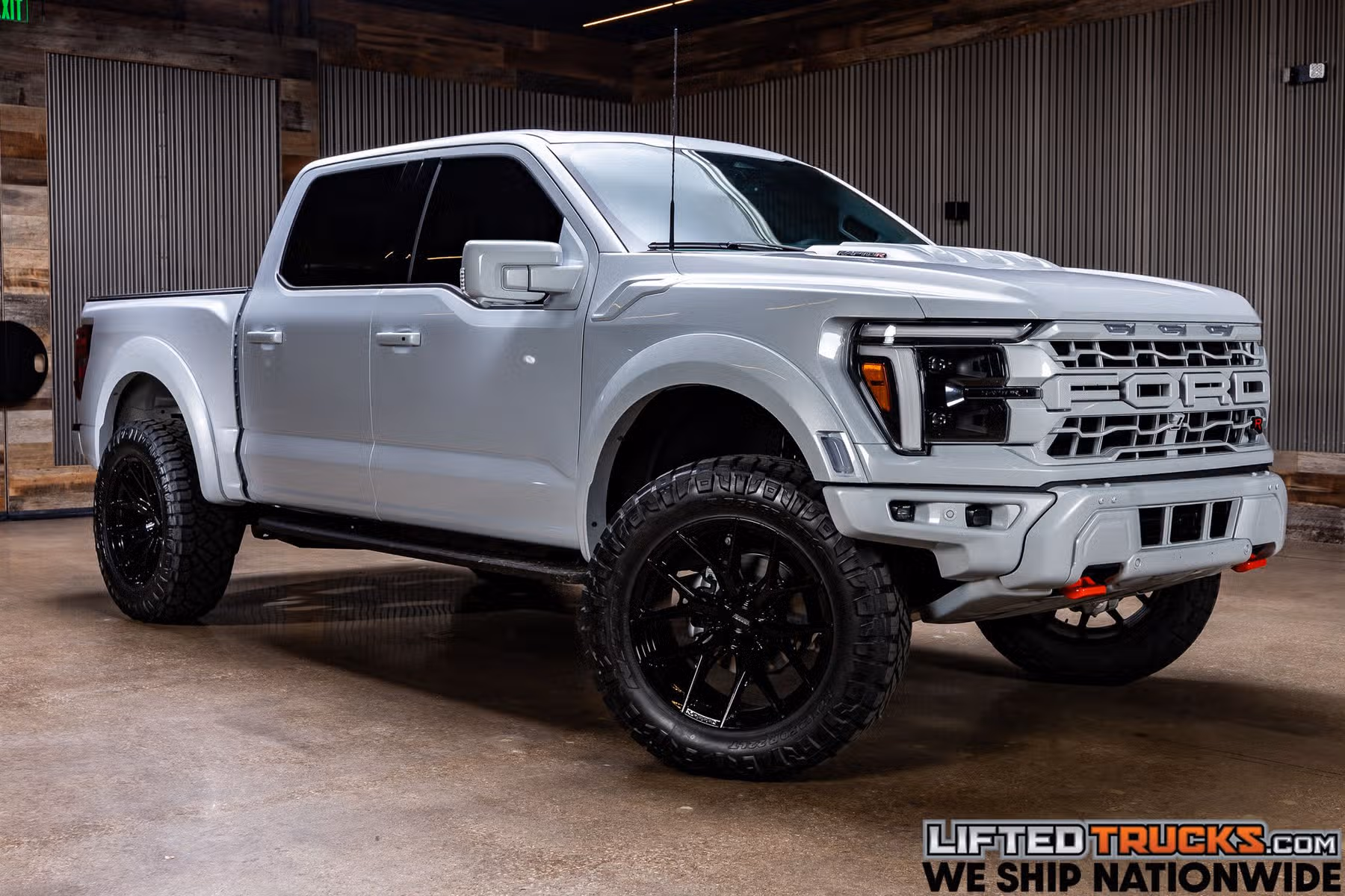 2025 Ford F-150 Raptor SuperCrew Image 1