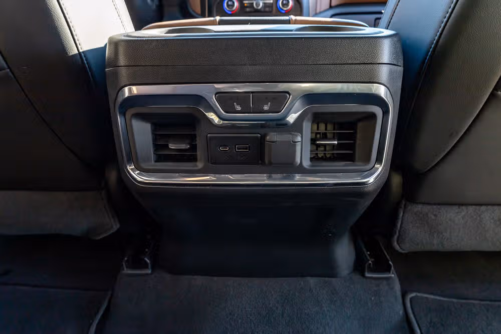 2023 Chevrolet Silverado 3500HD High Country Crew Cab Image 28