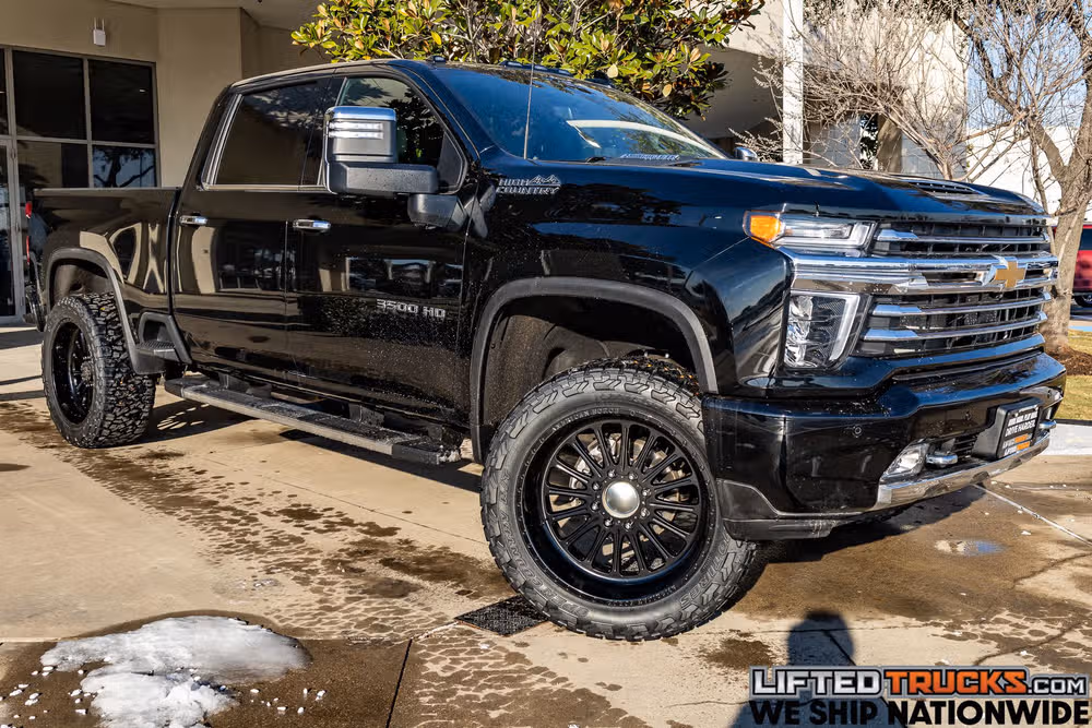 2023 Chevrolet Silverado 3500HD High Country Crew Cab Image 1