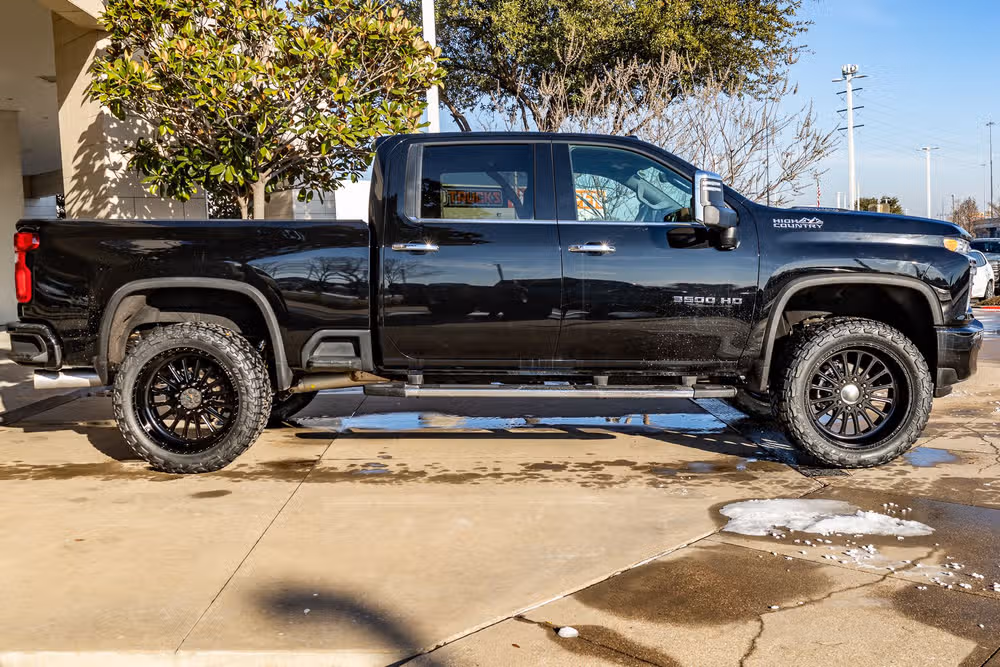 2023 Chevrolet Silverado 3500HD High Country Crew Cab Image 11