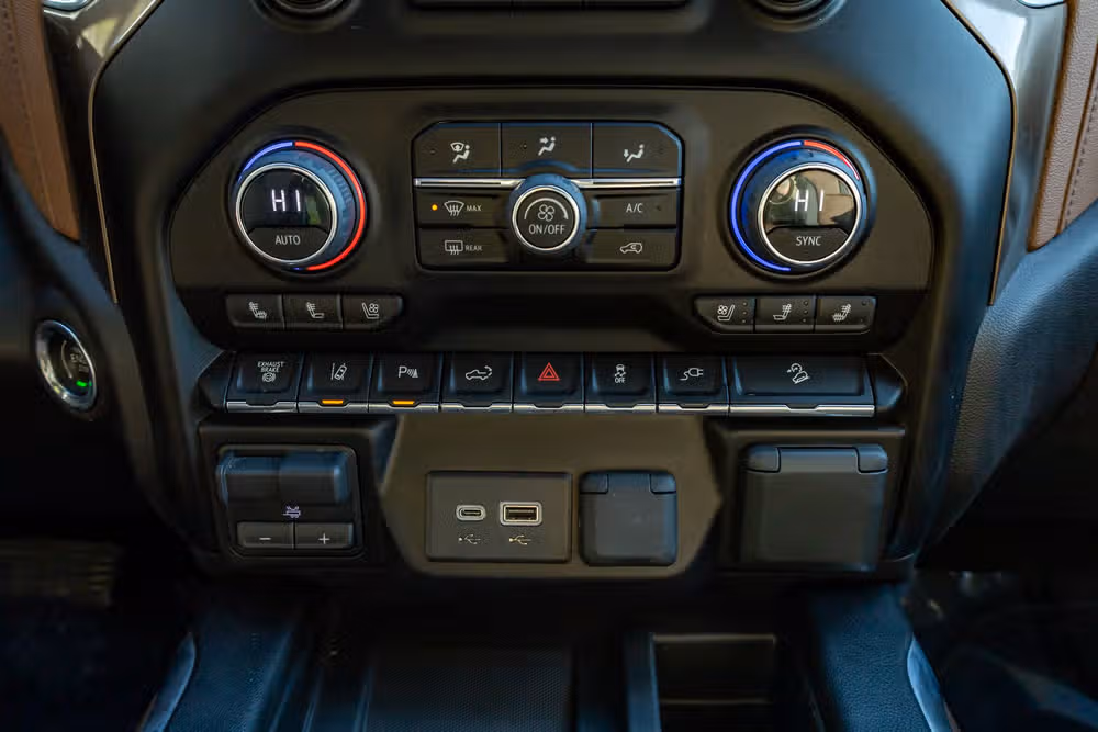 2023 Chevrolet Silverado 3500HD High Country Crew Cab Image 22