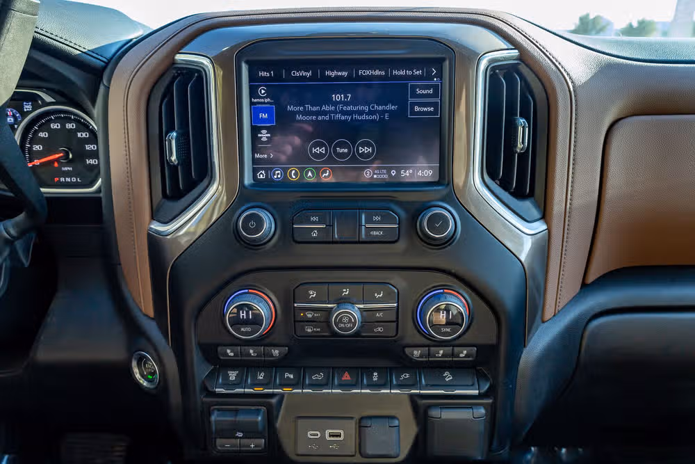 2023 Chevrolet Silverado 3500HD High Country Crew Cab Image 21