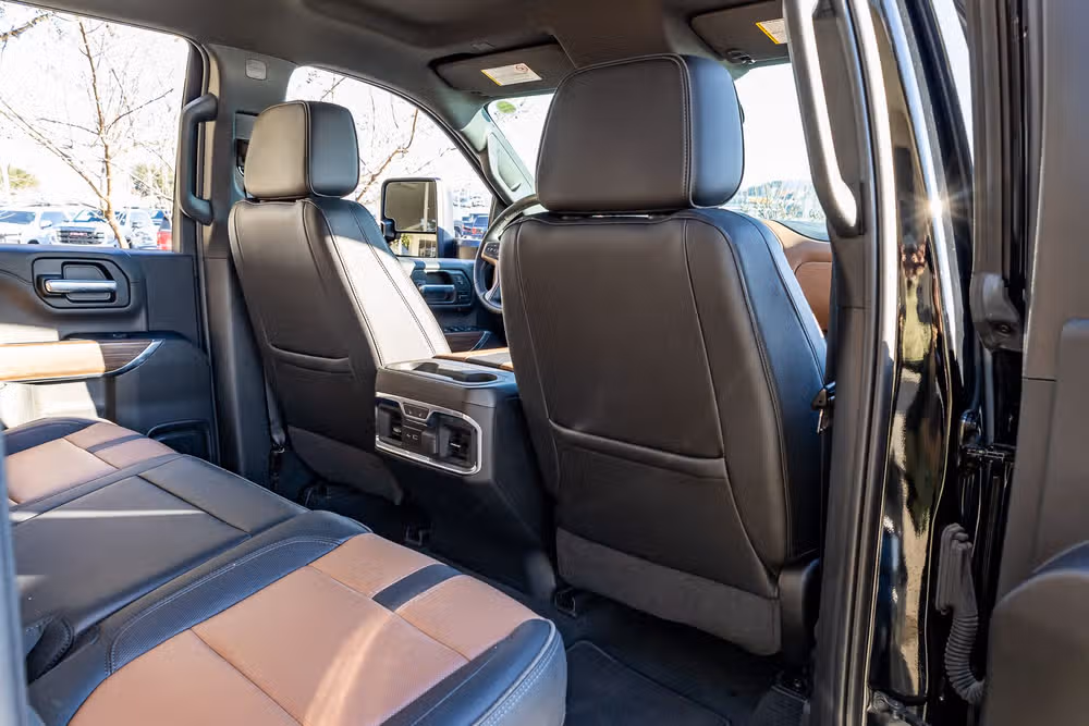 2023 Chevrolet Silverado 3500HD High Country Crew Cab Image 27
