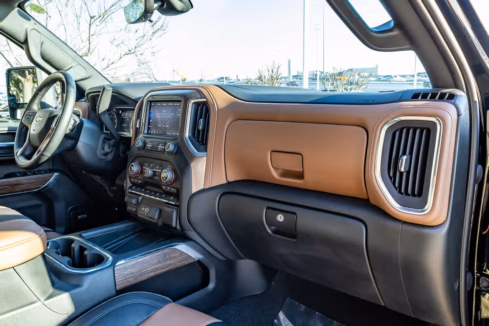 2023 Chevrolet Silverado 3500HD High Country Crew Cab Image 14