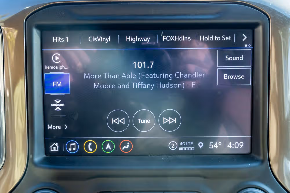 2023 Chevrolet Silverado 3500HD High Country Crew Cab Image 23