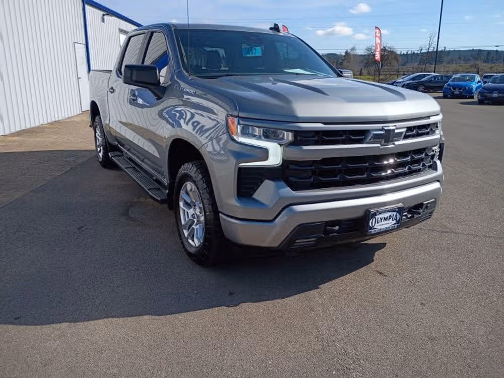 2023 Chevrolet Silverado 1500 RST Lower Image 3