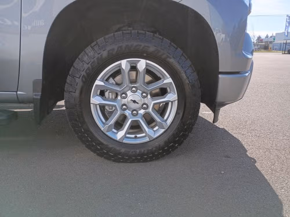 2023 Chevrolet Silverado 1500 RST Image 9