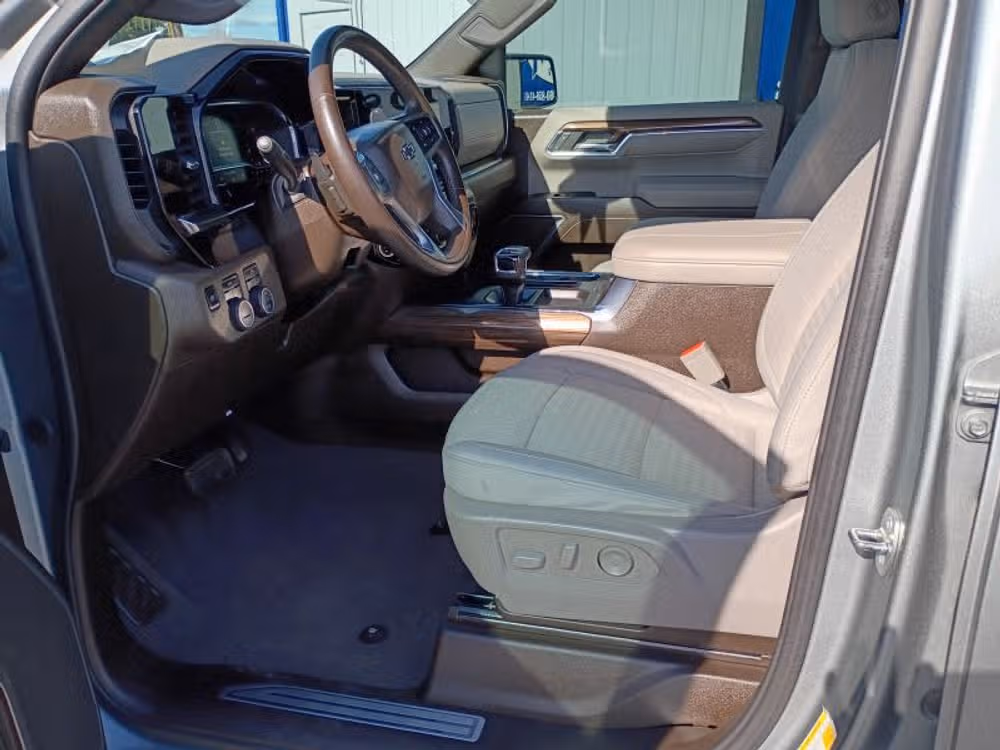 2023 Chevrolet Silverado 1500 RST Image 17