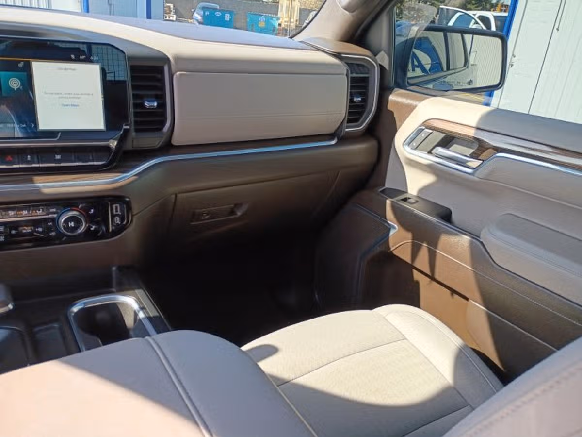 2023 Chevrolet Silverado 1500 RST Image 21
