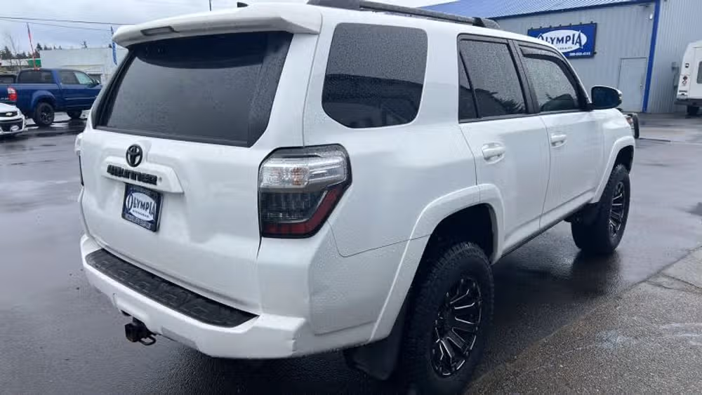 2018 Toyota 4Runner SR5 Premium Image 8