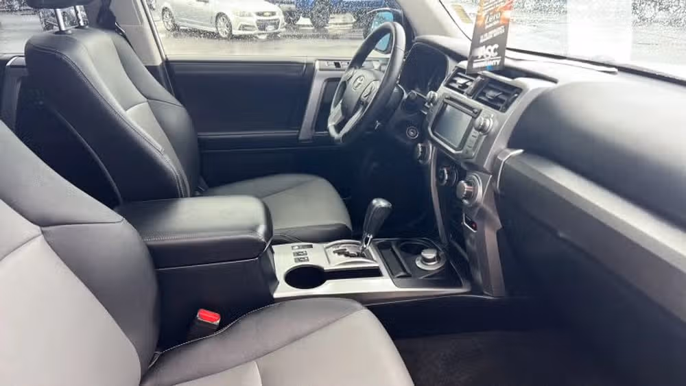 2018 Toyota 4Runner SR5 Premium Image 5