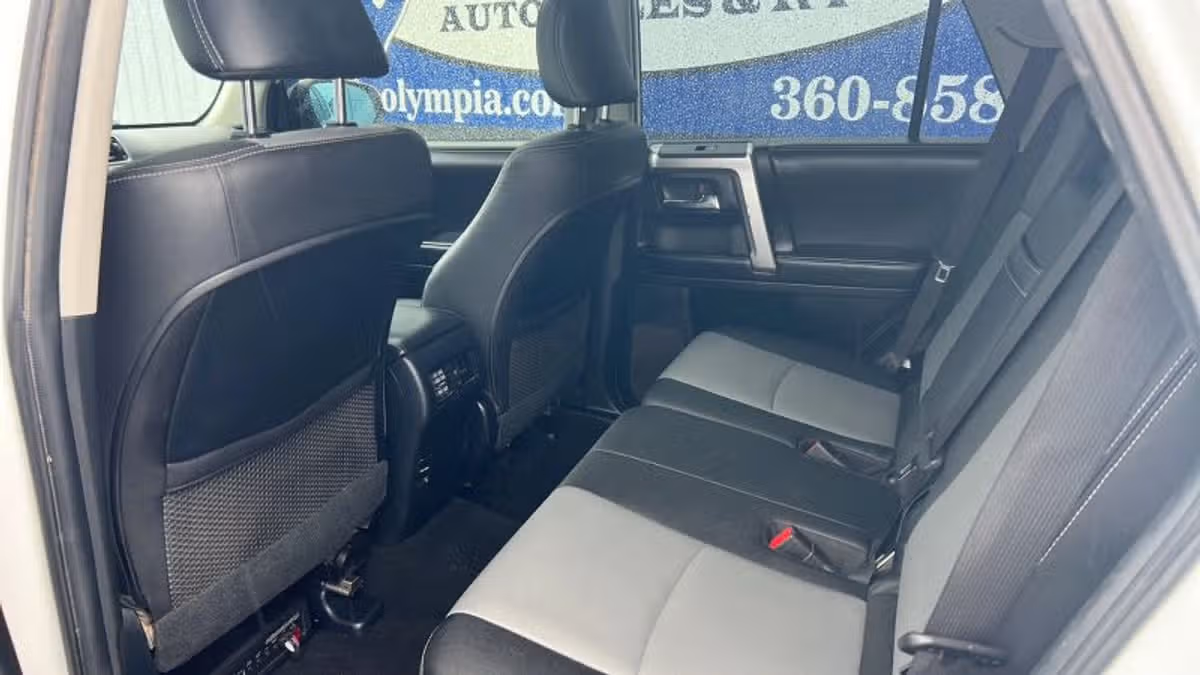 2018 Toyota 4Runner SR5 Premium Image 13